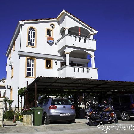 Apartments Borka Biograd Na Moru Exterior photo