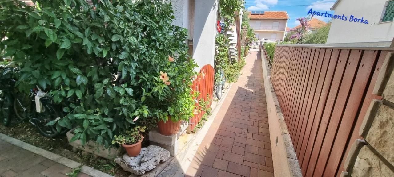 Apartments Borka Biograd Na Moru Exterior photo